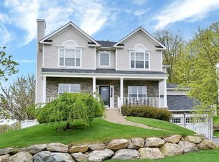 151 Tanglewood Pass, Lake Hopatcong, NJ 07849