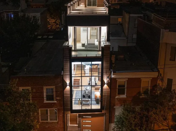 217 Tasker St, Philadelphia, PA 19148