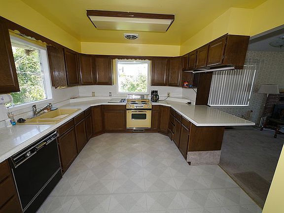 5th image of 2107 W Woodin Ave