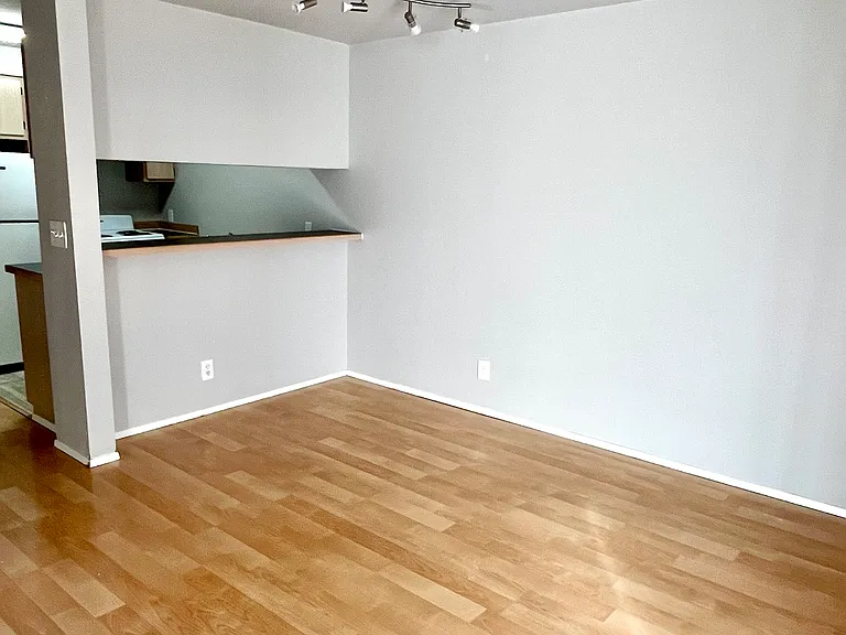 12327 Roosevelt Way NE #D303 — Photo 2