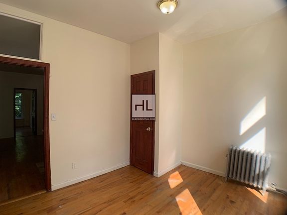 5th image of 464 Willoughby Ave #2