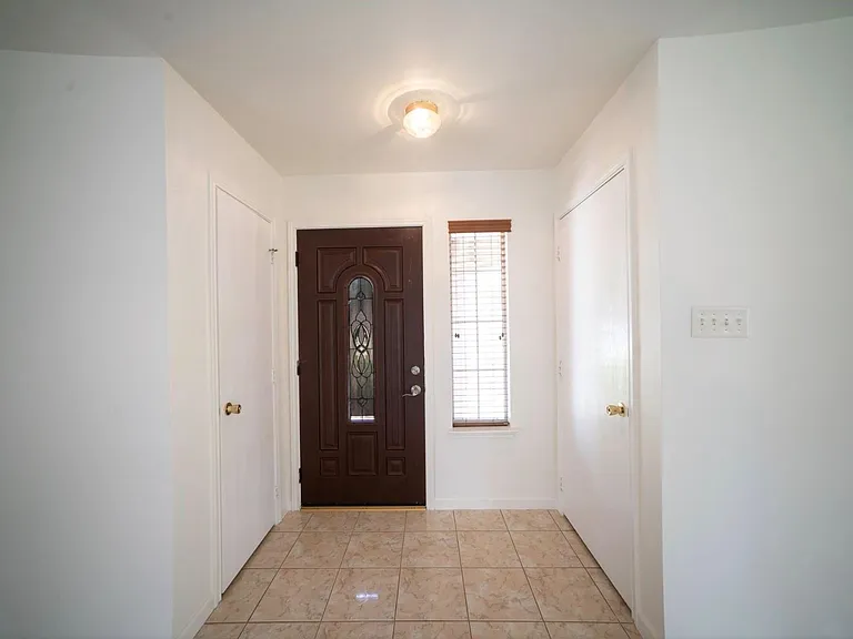 9519 Deep Valley Dr — Photo 5