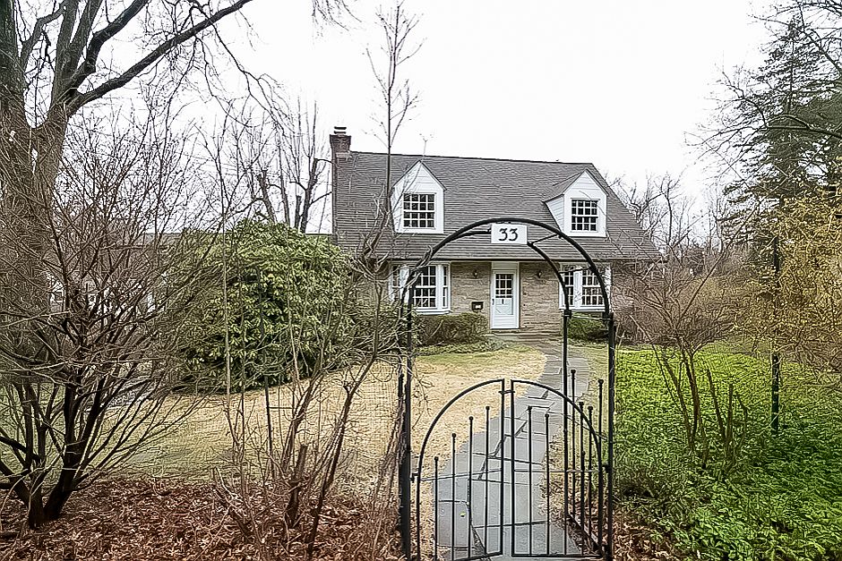 1st image of 33 Devon Way