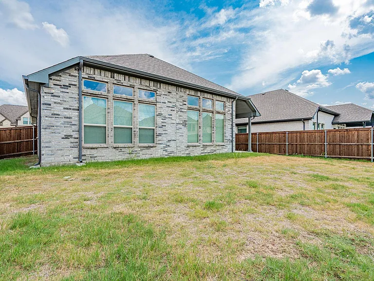 16717 Garden Dr — Photo 14
