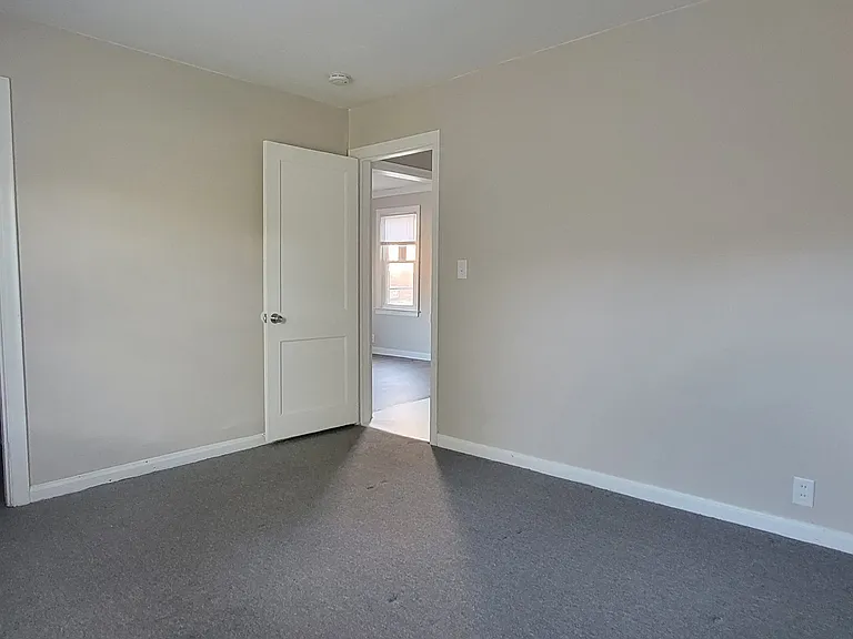 135 Byron St — Photo 11