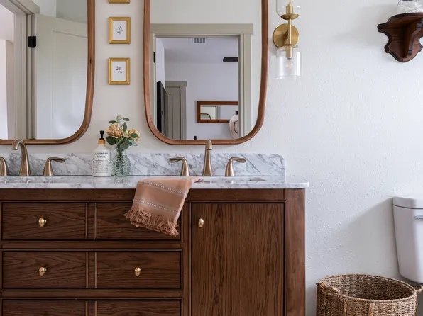 727 Mary Lake Dr, Bryan, TX 77802