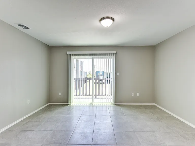 Bay Shore Apartments — Photo 16