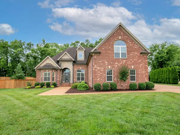 929 Morningstar Ct, Gallatin, TN 37066