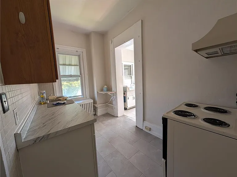 87 E Broad St #2 — Photo 8
