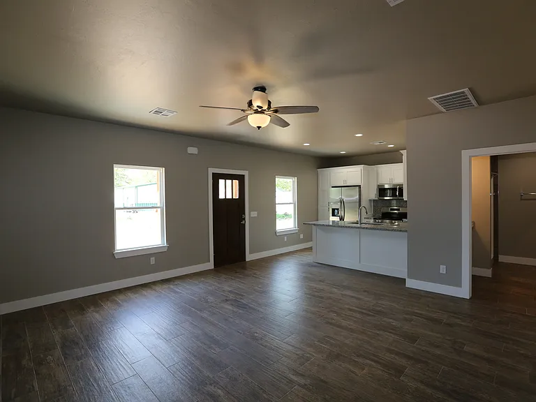 114 W French St — Photo 12