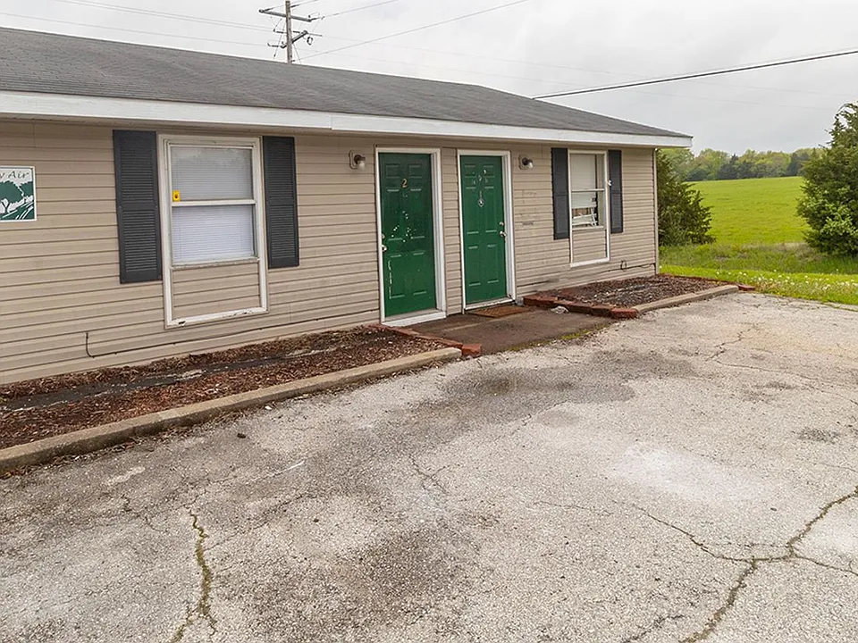 708 W Cunningham Dr #2