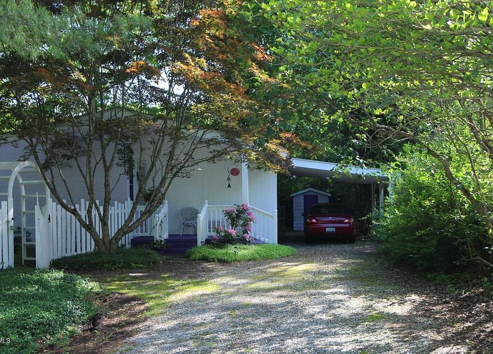 1st image of 713 Lucas Dr