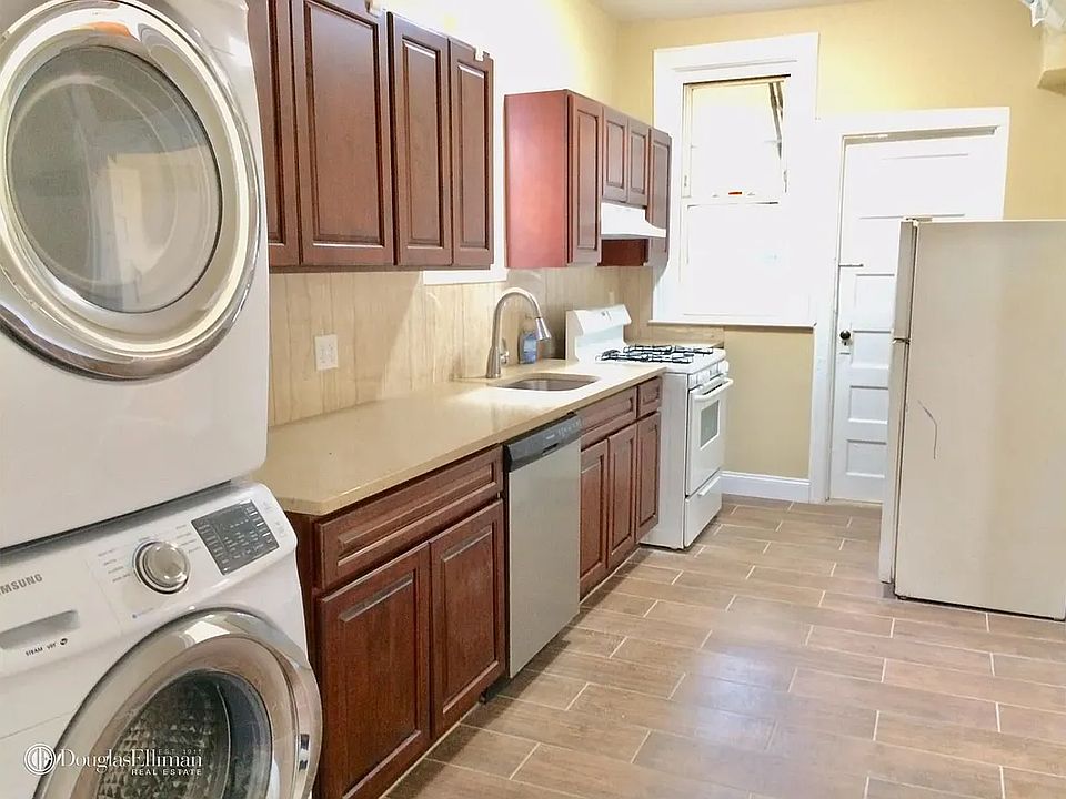 1st image of 262 E 26th St #1