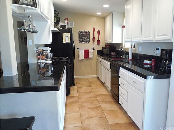 2nd image of 8942 Peach Ave
