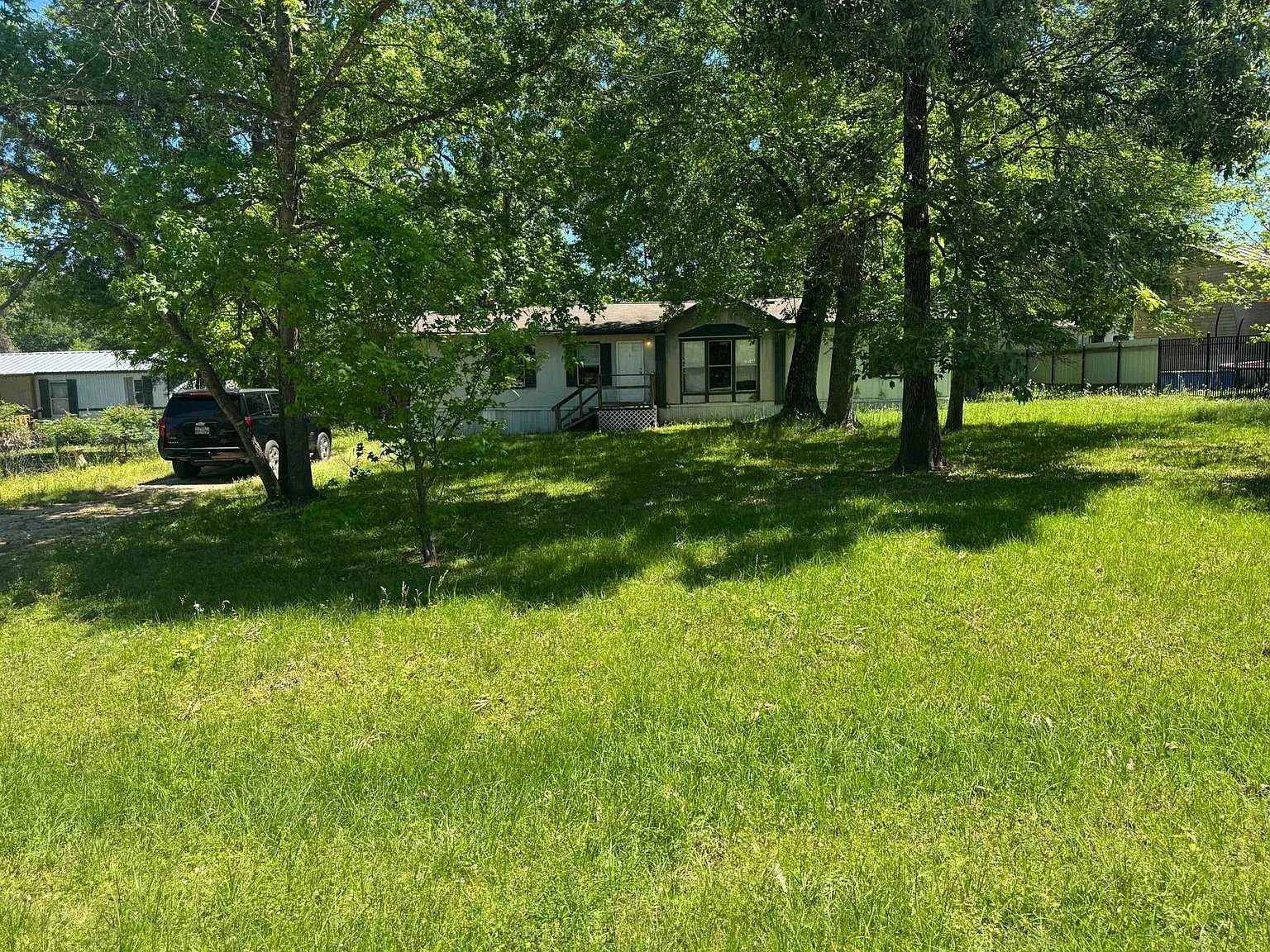 4 bed, 2.0 bath, 1624 sqft, $1,500 — Photo 2