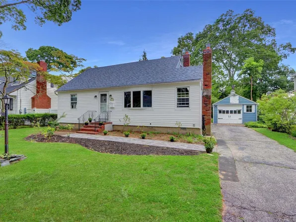 37 Cadman Avenue, Babylon, NY 11702