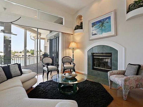 5th image of 6327 Pasadena Point Blvd
