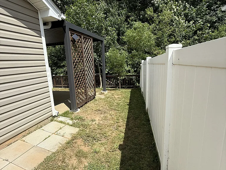 502 Pleasant Green Dr — Photo 6