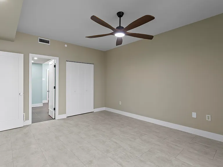 1 Beach Dr SE #1112 — Photo 25