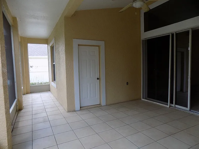 102 Carnival Dr — Photo 14