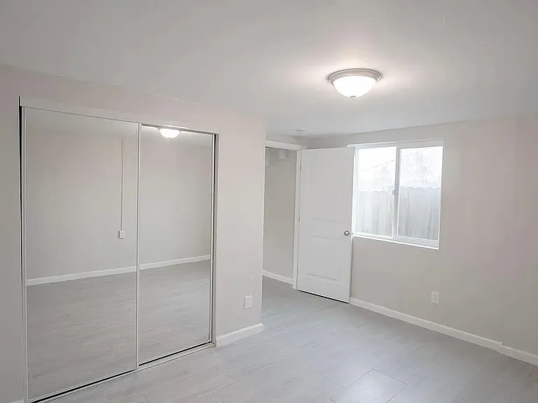 8800 Almond Rd — Photo 7