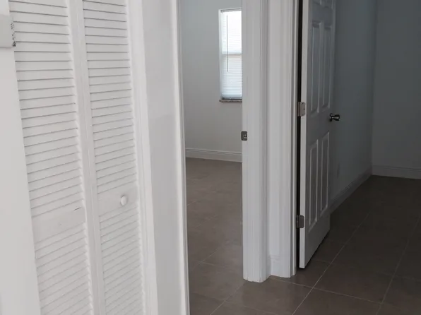 1533 W 28th St, Riviera Beach, FL 33404