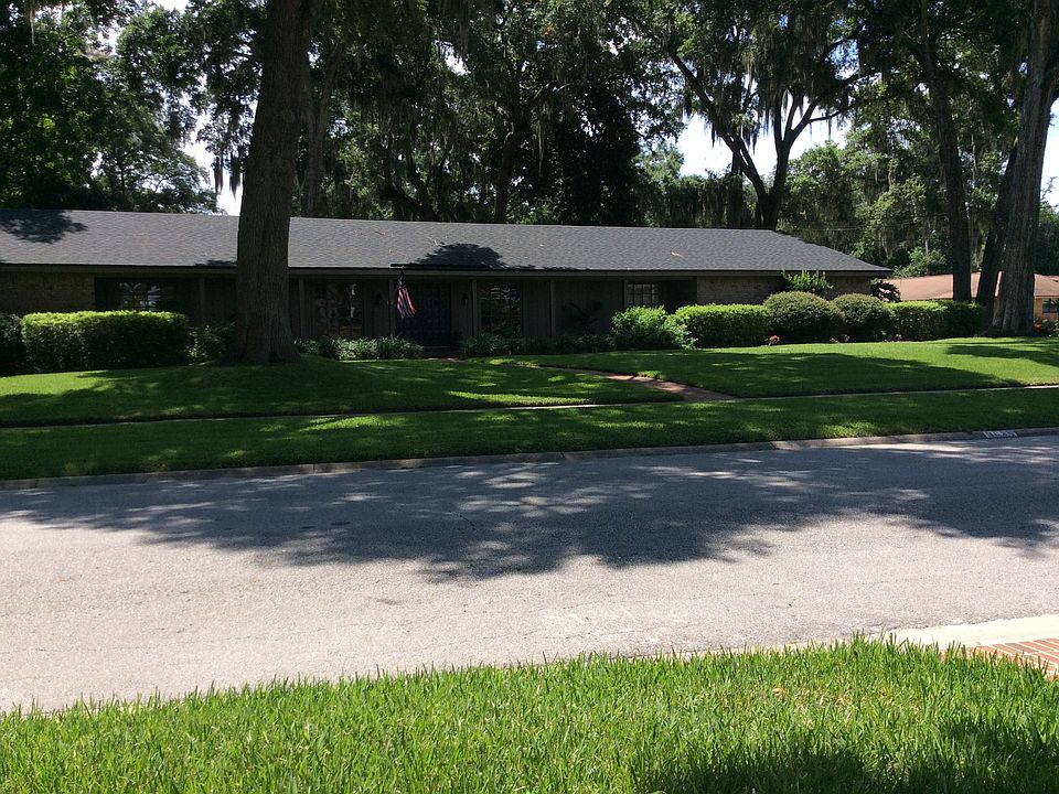 Front of Home on Front Road