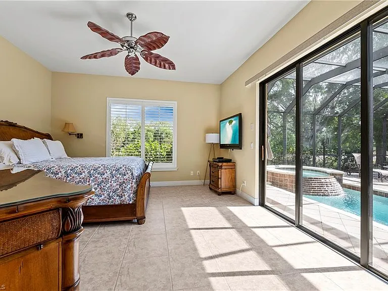 975 Tivoli Ct — Photo 18