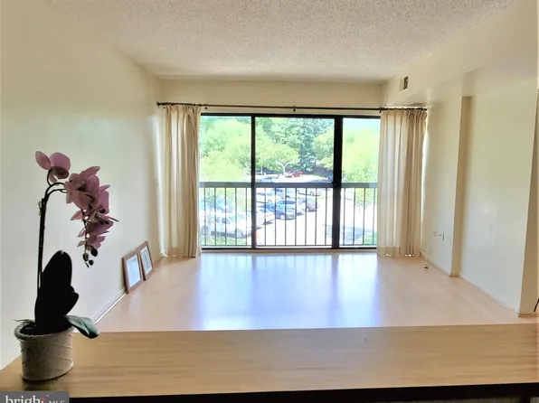 2921 N Leisure World Blvd #1-301, Silver Spring, MD 20906