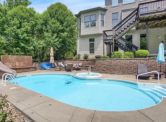 4th image of 7024 Koufax Ct