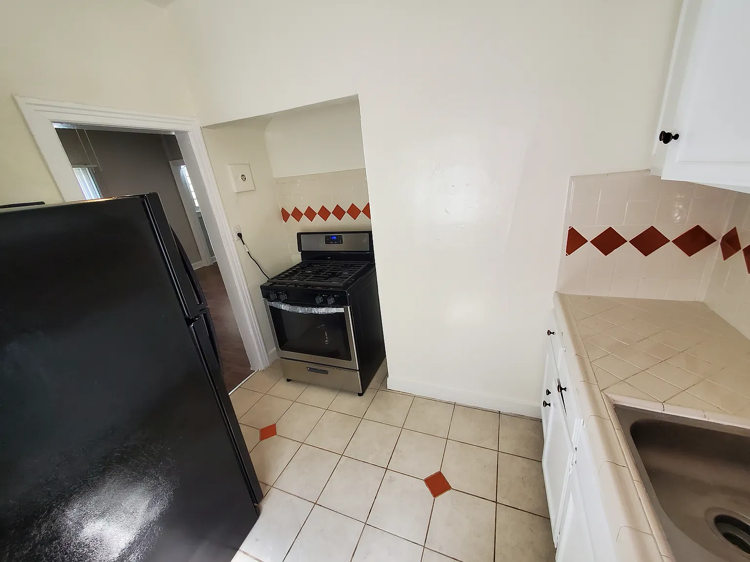 Studio, 360 sqft, $1,400 — Photo 4