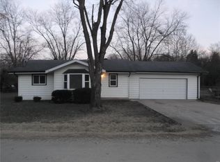 9808 Osage Dr, Hillsboro, MO 63050