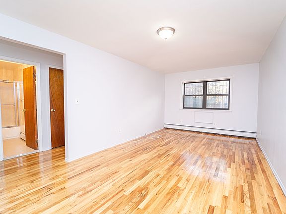 3rd image of 25-27 Crescent St #2R