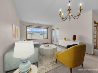 955 Golden Aspen Pl, Ashland, OR 97520