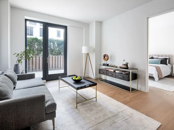 500 W 45th St Unit 701, New York, NY 10036