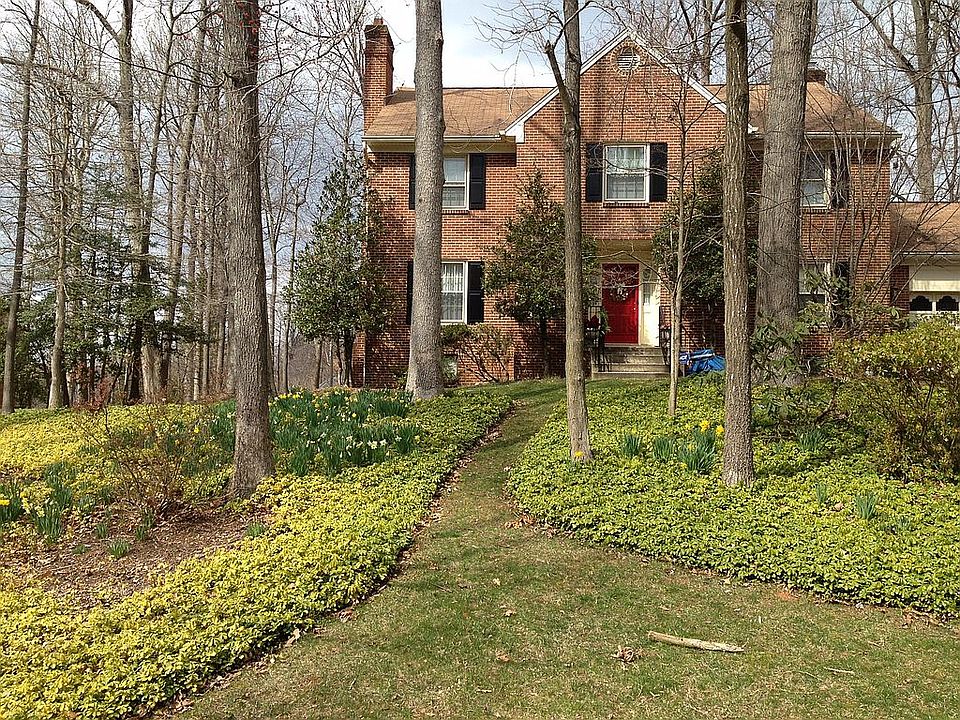 1st image of 9514 Woody Ln