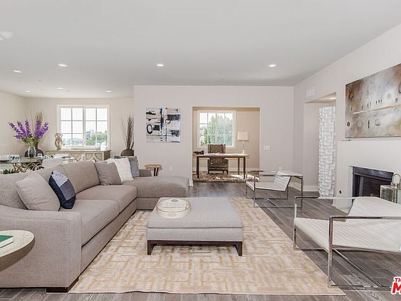 2nd image of 313 S Reeves Dr