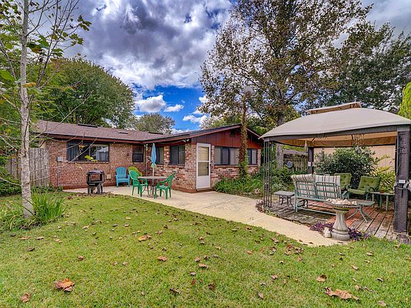 5th image of 1121 Santiago Dr