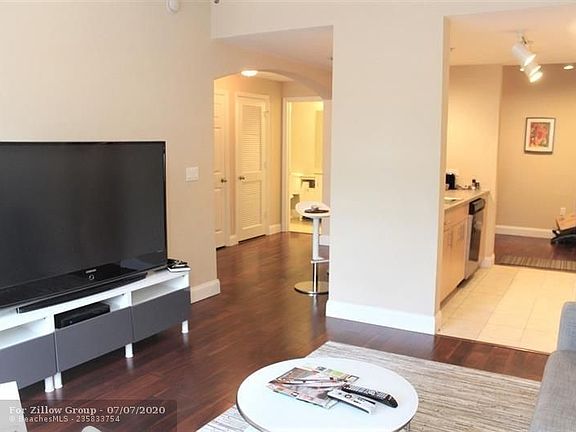 3rd image of 533 NE 3rd Ave APT 332