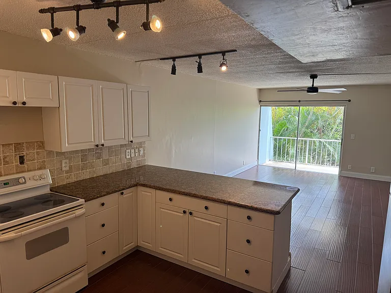 725 Hummingbird Way #210 — Photo 13