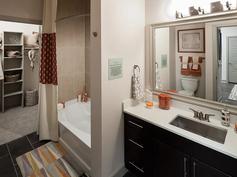 Full Bathroom