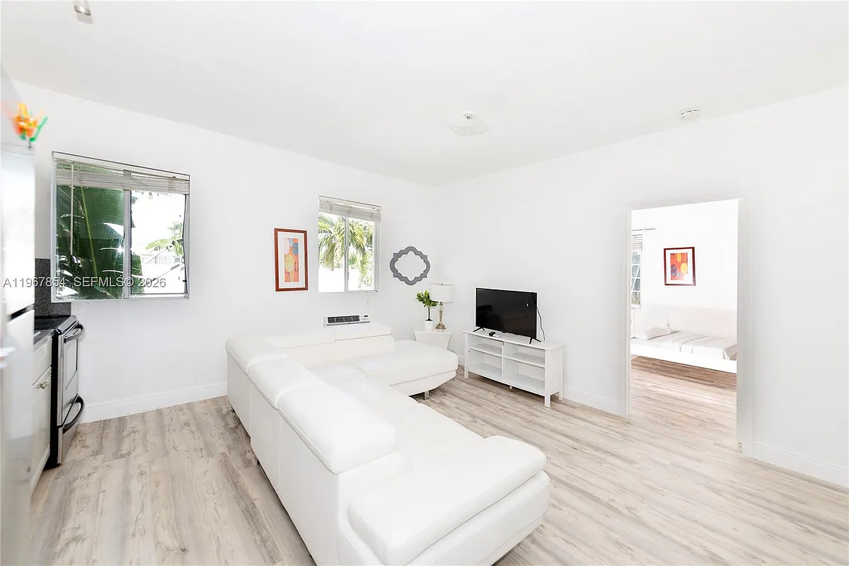 Building Photo - 820 Euclid Ave #308