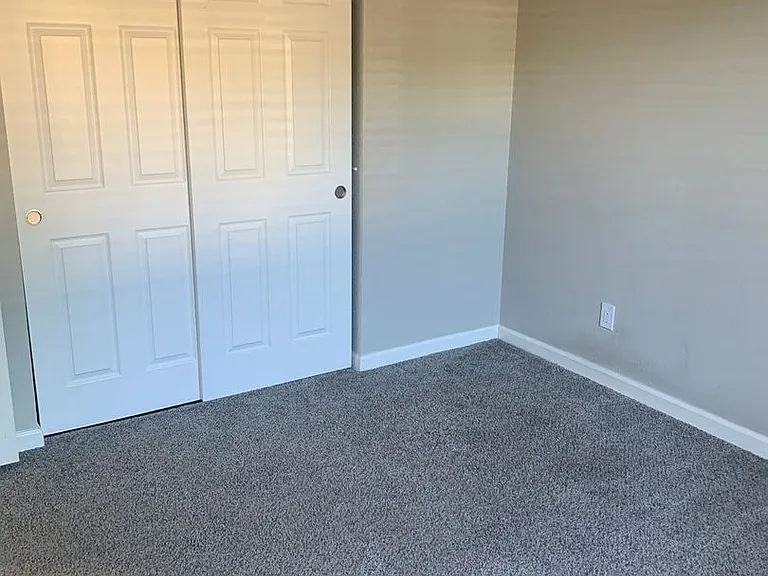 Dry Creek Apartments — Photo 7