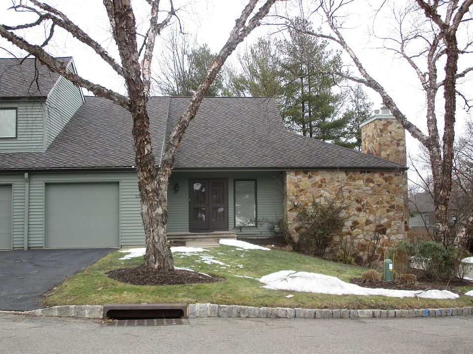 1st image of 25 Minnisink Dr
