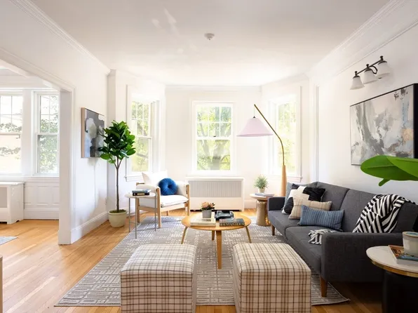 122 Sewall Ave #B, Brookline, MA 02446