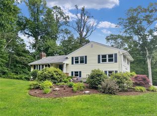 34 Twin Brook Dr, Stamford, CT 06907