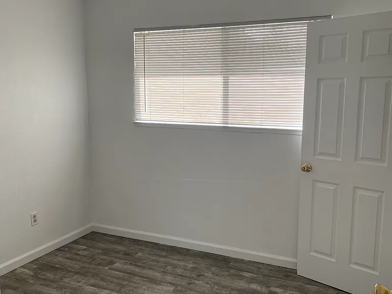 228 Fairman St #4 — Photo 2