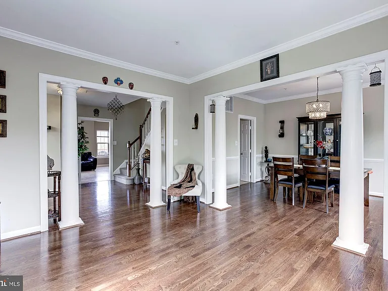 13724 Valley Oak Cir — Photo 8
