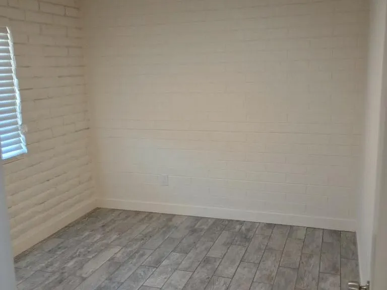 1017 N Main St #9 — Photo 3