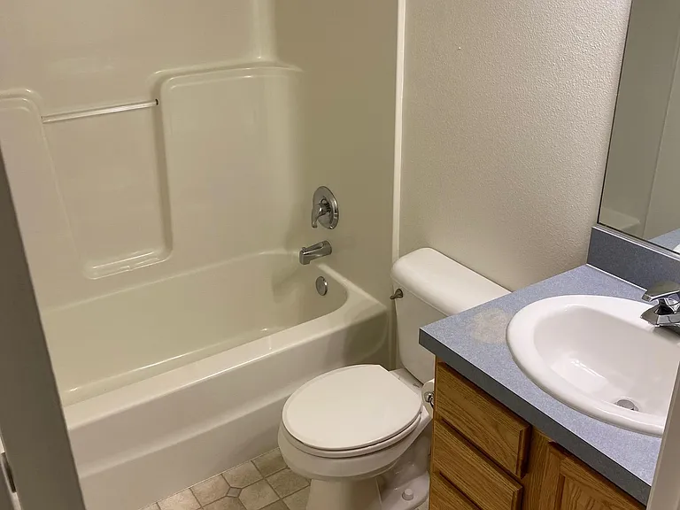 2108 NW Violet Ave — Photo 6